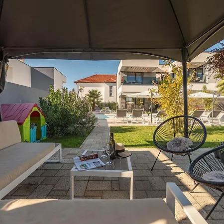 וילה Nina Zadarvillas *