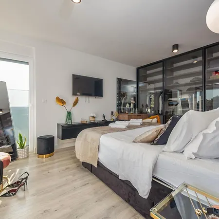 Nina Zadarvillas Villa