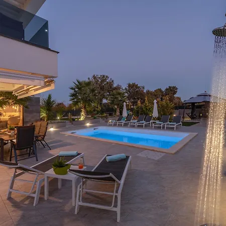 וילה Nina Zadarvillas *